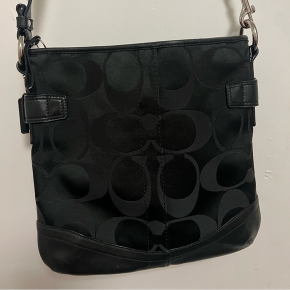 Coach crossbody + shoulder bag/purse - Picture 2 of 4